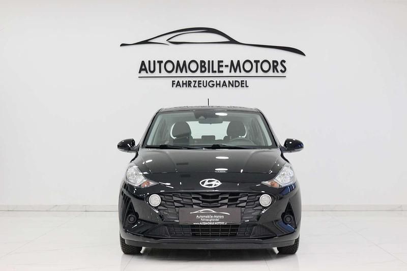 Gebraucht Hyundai i10 Pure 67 PS (49 kW) 2022 Schwarz Kleinwagen