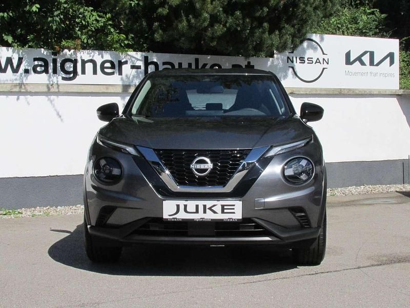 Neu Nissan Juke N-Connecta 114 PS (83 kW) 2025 Grau SUV