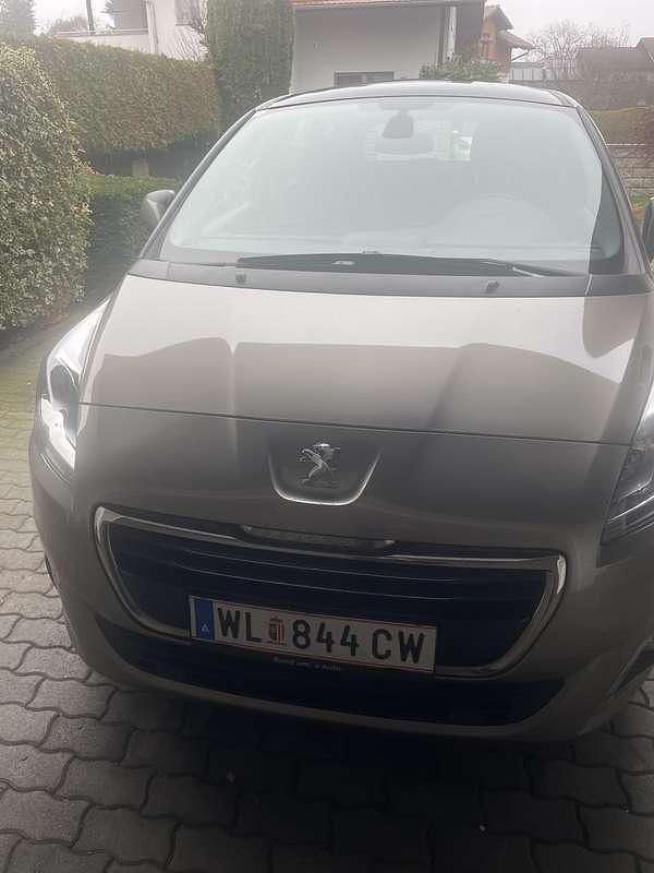 Gebraucht Peugeot 5008 S 120 PS (88 kW) 2017 Grau Van / Kleinbus