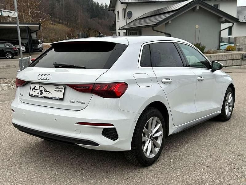 Gebraucht Audi A3 110 PS (80 kW) 2021 Weiß Limousine