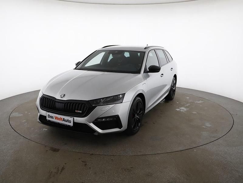 Silber metallic Gebraucht 2022 Skoda Octavia RS Kombi | € 29.950 (Teuer) - Bild 1/4