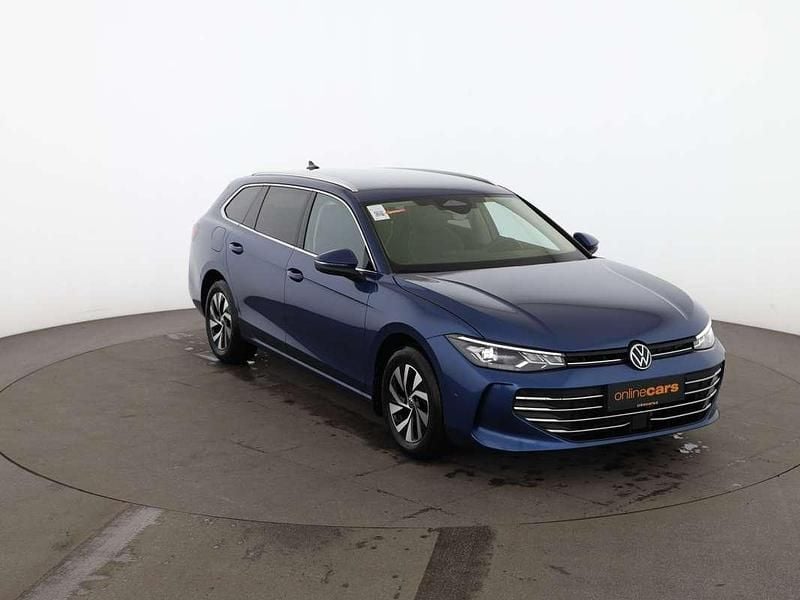 Gebraucht VW Passat Business 150 PS (110 kW) 2024 Blau Kombi