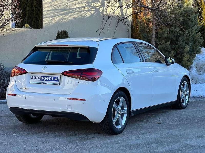 Gebraucht Mercedes A180 116 PS (85 kW) 2025 Weiß Kleinwagen