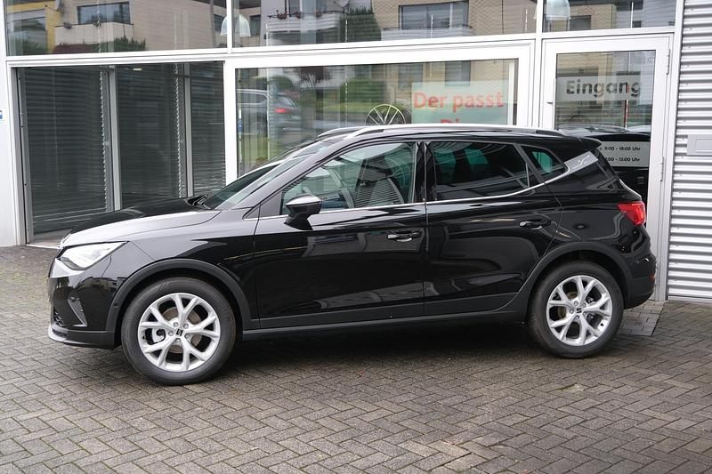 Neu Seat Arona FR 116 PS (85 kW) 2025 Schwarz SUV