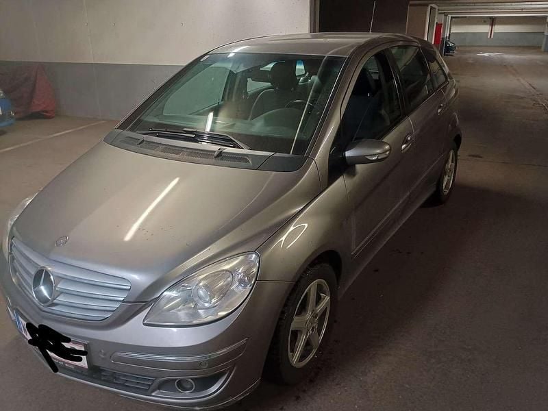 Grau Gebraucht 2007 Mercedes B180 Van / Kleinbus | € 1.500 (Superpreis) - Bild 1/4