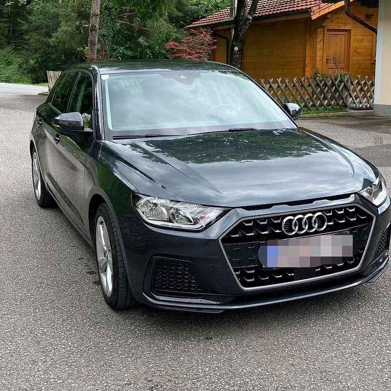 Grau Gebraucht 2020 Audi A1 Sportback Kleinwagen | € 15.890 (Guter Preis) - Bild 1/4
