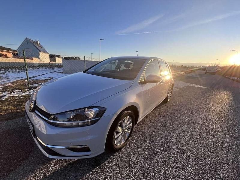 Gebraucht VW Golf VII Comfortline 116 PS (85 kW) 2018 Weiß Limousine