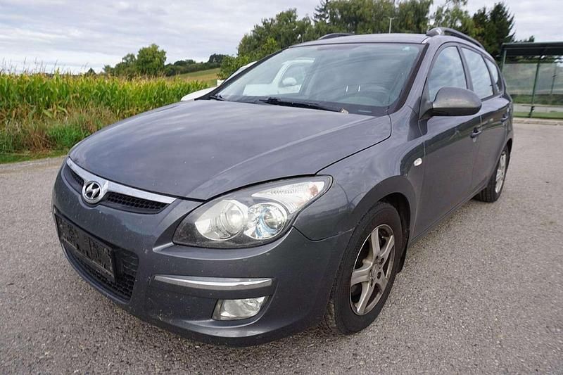 Gebraucht Hyundai i30 90 PS (66 kW) 2009 Grau Kombi