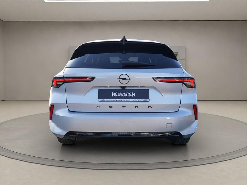Neu Opel Astra 131 PS (96 kW) 2025 Kombi