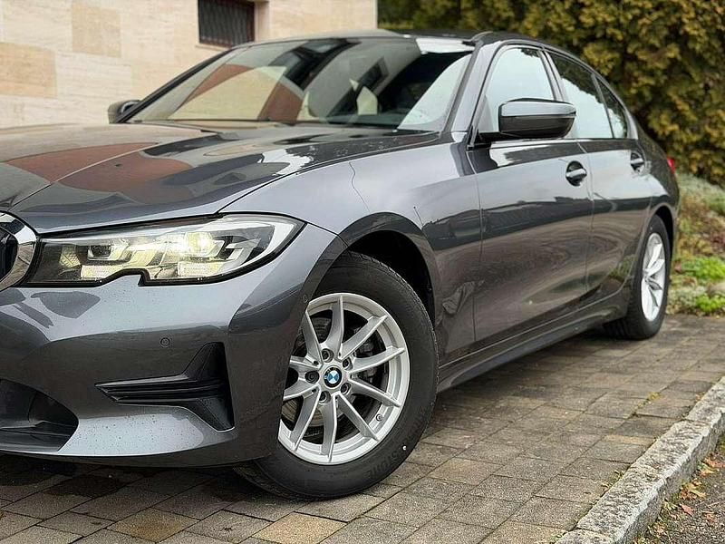 Gebraucht BMW 316 122 PS (89 kW) 2021 Grau Limousine