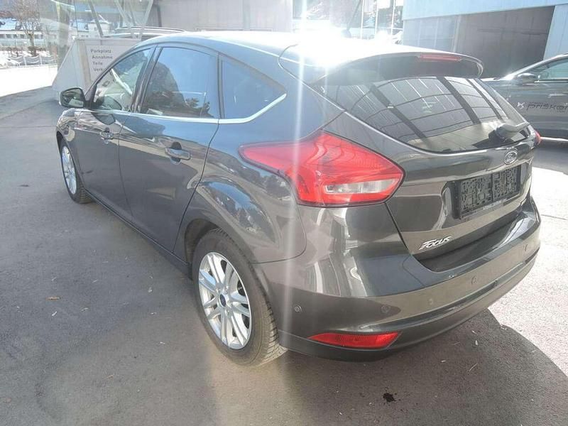 Gebraucht Ford Focus Titanium 101 PS (74 kW) 2017 Grau Limousine