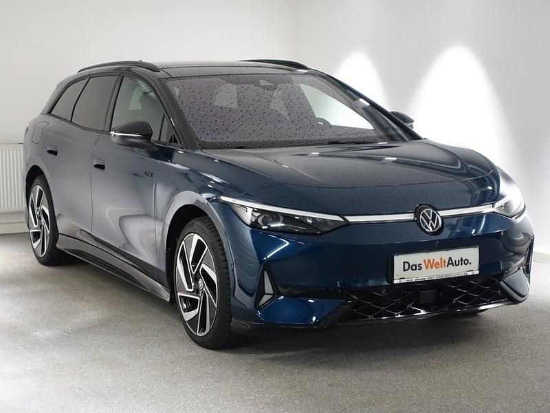 Mittelblau metallic Gebraucht 2025 VW ID.7 GTX Kombi | € 59.990 (Fairer Preis) - Bild 1/4