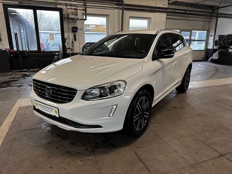 Schwarz Gebraucht 2017 Volvo XC60 Dynamic SUV | € 17.450 (Fairer Preis) - Bild 1/4