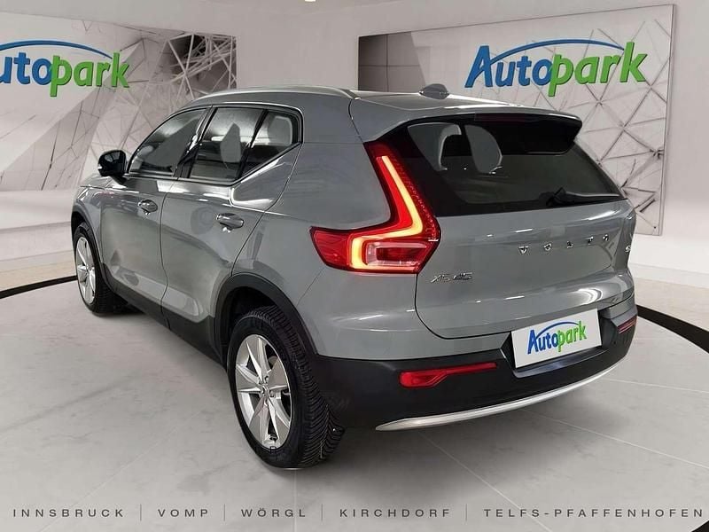 Gebraucht Volvo XC40 129 PS (94 kW) 2023 Grau SUV