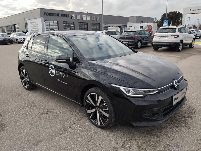 Gebraucht VW Golf VIII 116 PS (85 kW) 2025 Schwarz  metallic Limousine