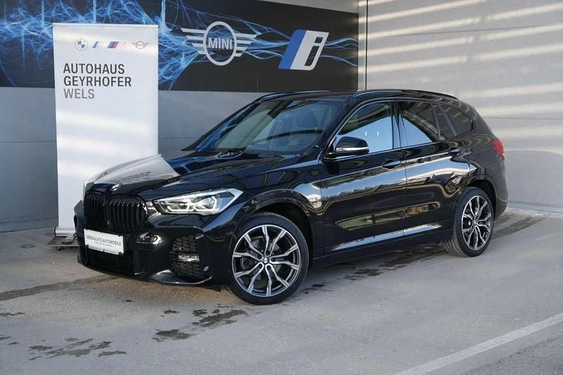 Gebraucht BMW X1 Shadowline 150 PS (110 kW) 2022 Saphirschwarz metallic SUV