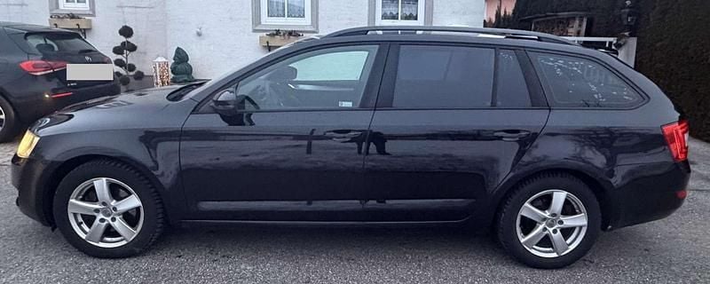 Gebraucht Skoda Octavia Ambition 105 PS (77 kW) 2013 Schwarz Kombi