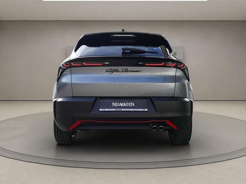 Neu Alfa Romeo GT Junior Edizione Speciale 145 PS (106 kW) 2025 Grau SUV