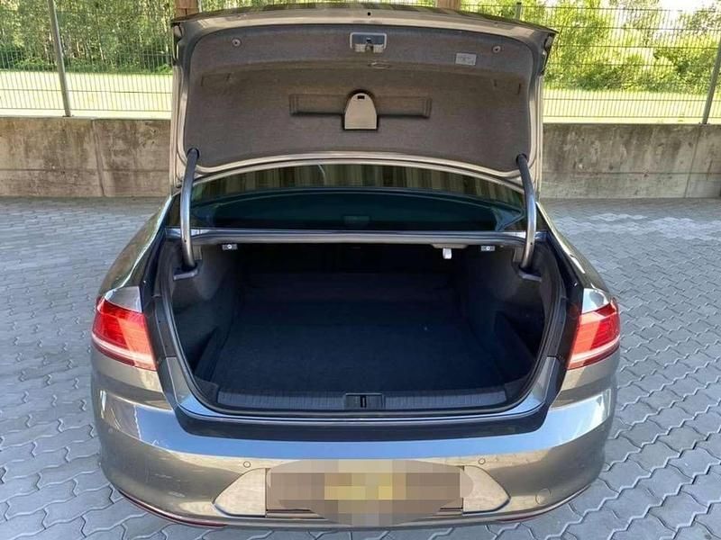 Gebraucht VW Passat Comfortline 150 PS (110 kW) 2016 Limousine