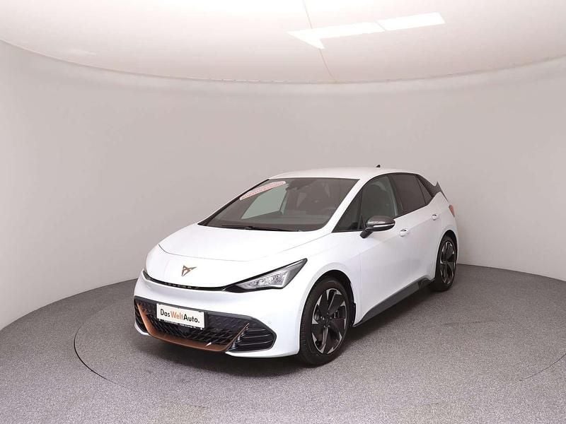 Neu Cupra Born e-Boost 169 kW (231 PS) 2025 Weiss  metallic Kleinwagen