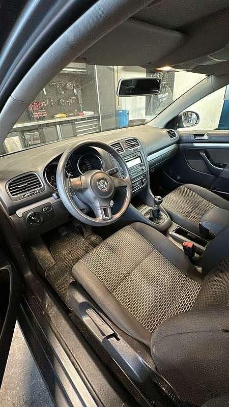 Gebraucht VW Golf VI 90 PS (66 kW) 2011 Kleinwagen