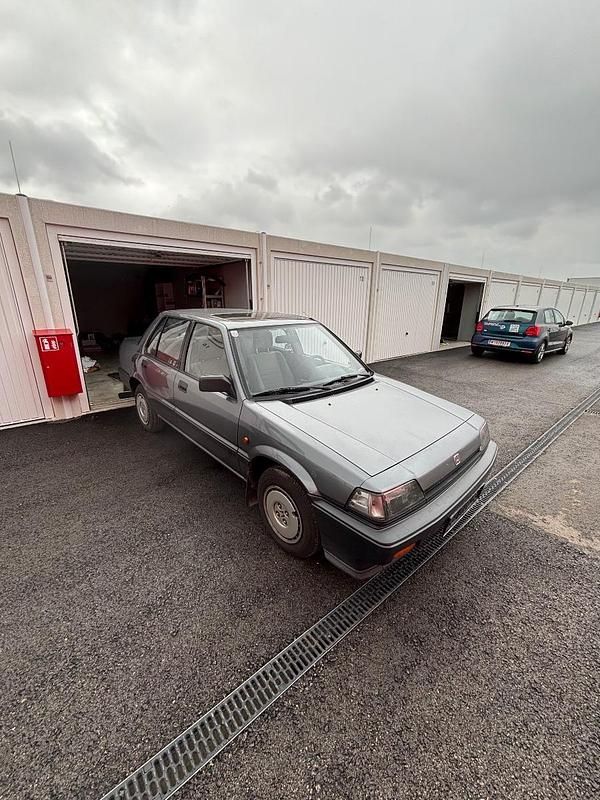 Gebraucht Honda Civic 84 PS (61 kW) 1986 Silber Limousine