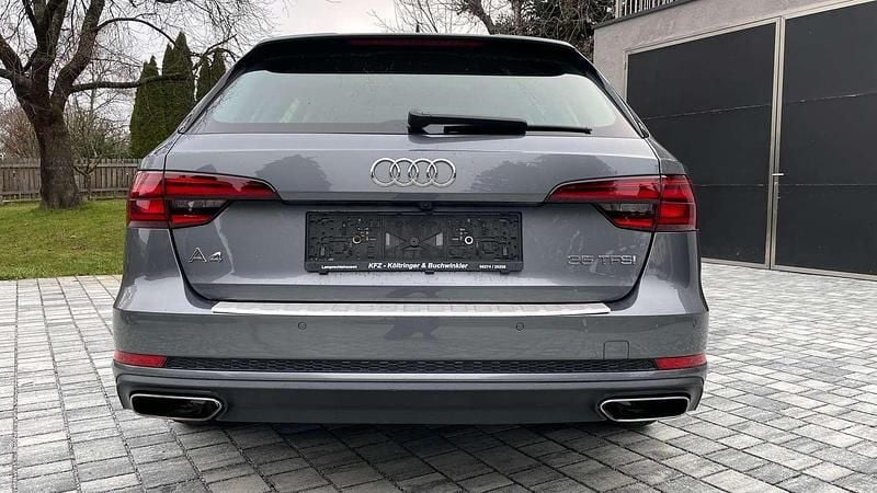 Gebraucht Audi A4 Design 150 PS (110 kW) 2019 Grau Kombi
