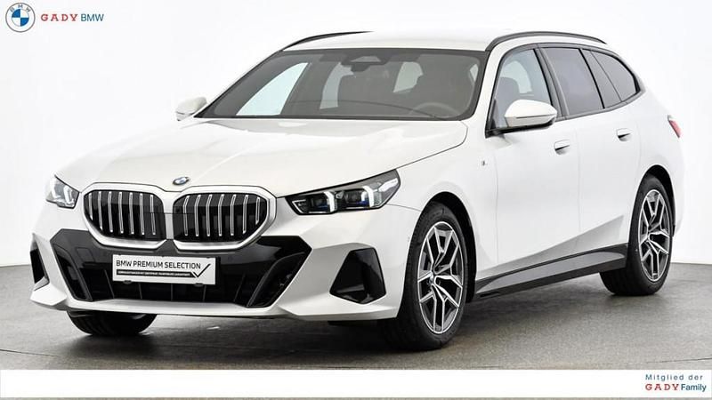 Weiß Gebraucht 2024 BMW 520 Shadowline Kombi | € 62.420 (Guter Preis) - Bild 1/4