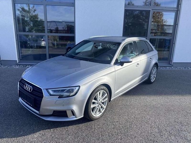 Gebraucht Audi A3 Sport 116 PS (85 kW) 2019 Silber Limousine