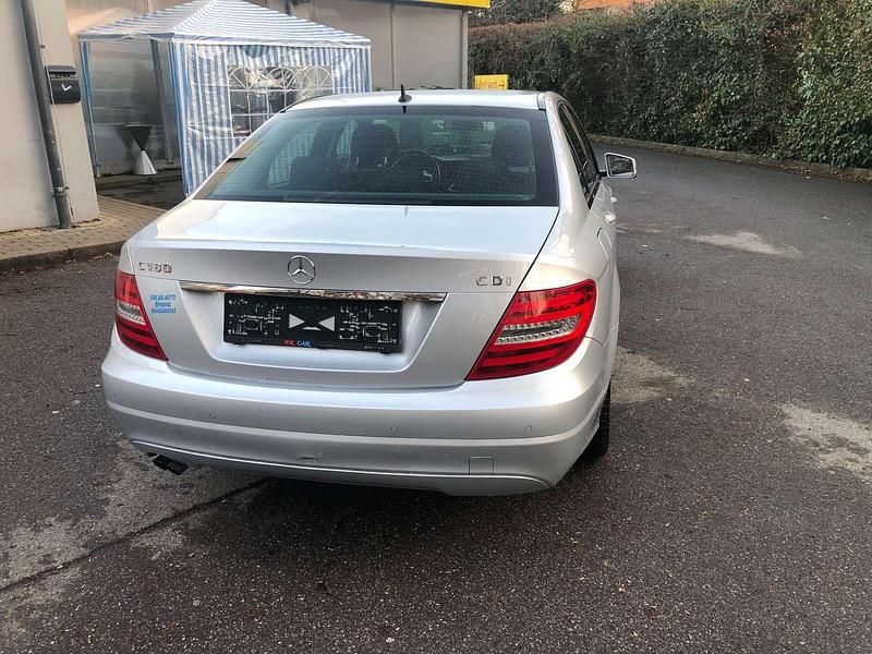 Gebraucht Mercedes C180 120 PS (88 kW) 2012 Silber Limousine