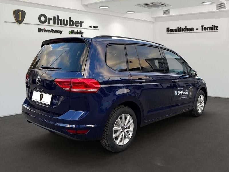 Neu VW Touran 150 PS (110 kW) 2025 Mittelblau  metallic Van / Kleinbus