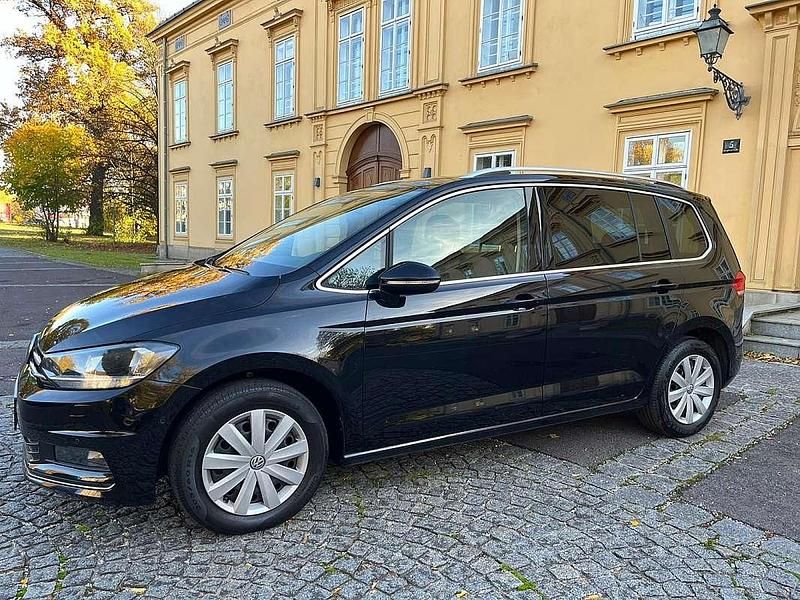 Gebraucht VW Touran Highline 150 PS (110 kW) 2019 Schwarz Van / Kleinbus