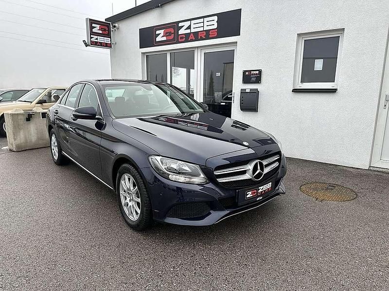 Gebraucht Mercedes C180 Avantgarde 116 PS (85 kW) 2016 Blau Limousine