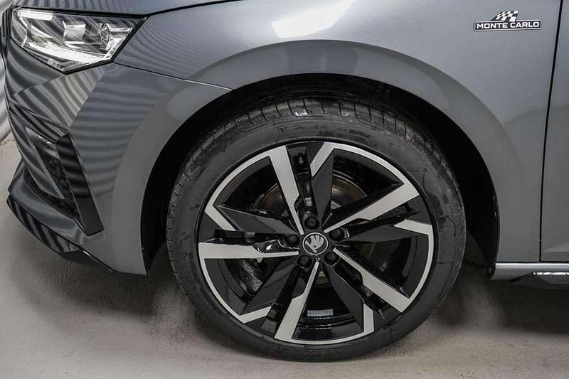 Neu Skoda Scala Monte Carlo 116 PS (85 kW) 2025 Grau Kleinwagen