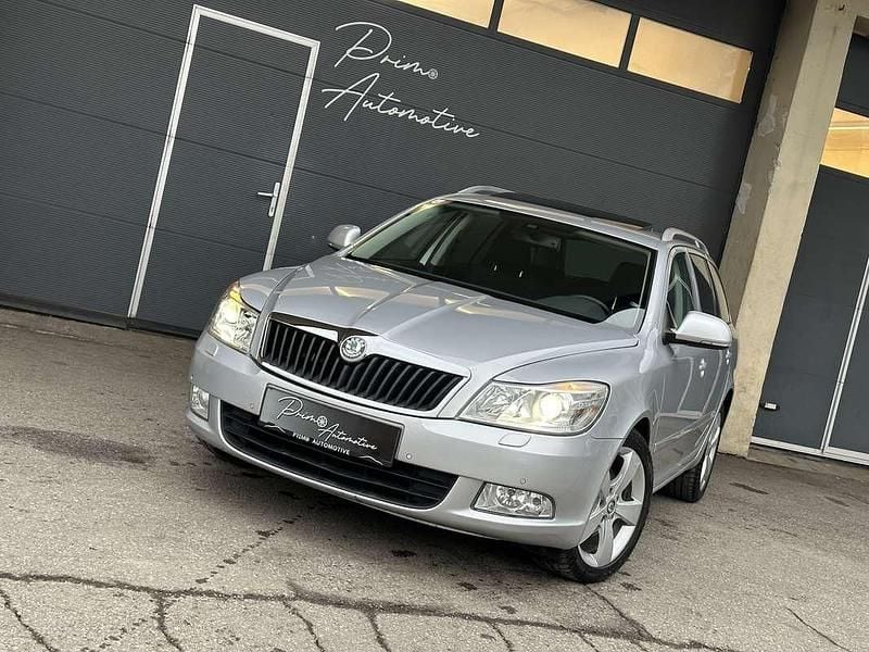 Gebraucht Skoda Octavia Elegance 140 PS (102 kW) 2013 Grau Kombi