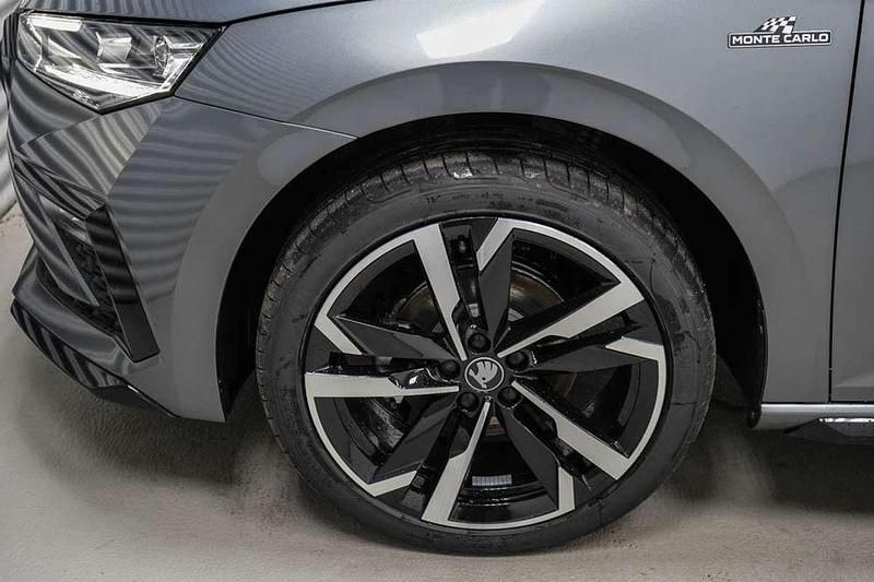 Neu Skoda Scala Monte Carlo 116 PS (85 kW) 2025 Grau Kleinwagen