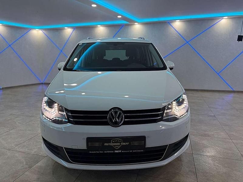 Gebraucht VW Sharan Comfortline 150 PS (110 kW) 2017 Weiß Van / Kleinbus