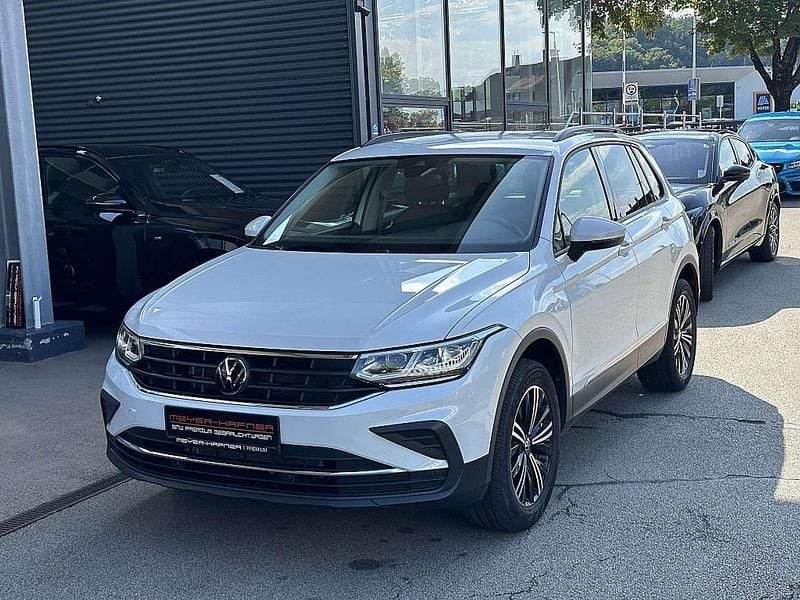 Oryxweiss perlmutteffekt Gebraucht 2022 VW Tiguan SUV | € 32.990 (Guter Preis) - Bild 1/4