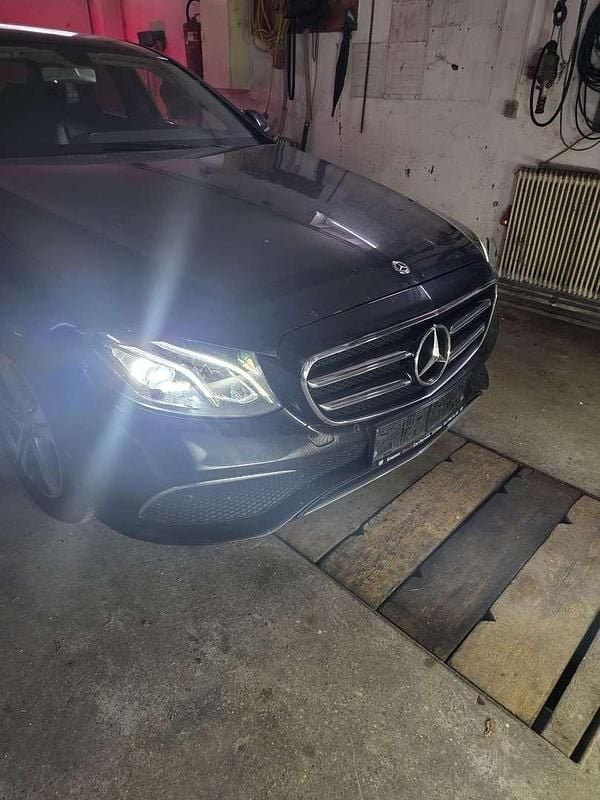 Gebraucht 2019 Mercedes E200 Avantgarde Limousine | € 20.000 (Guter Preis) - Bild 1/4
