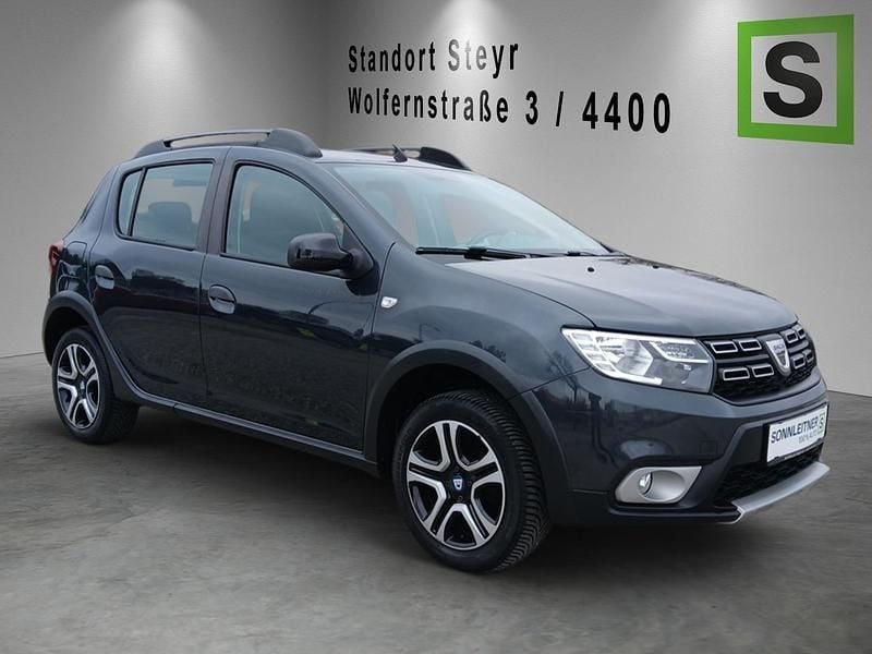 Gebraucht Dacia Sandero Celebration 101 PS (74 kW) 2020 Grau Limousine
