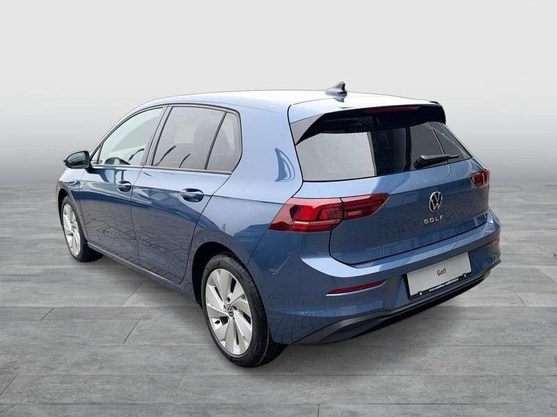 Neu VW Golf VIII 115 PS (84 kW) 2026 Mittelblau  normal