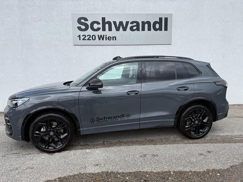 Neu VW Tiguan Sport 204 PS (150 kW) 2025 Mittelgrau  metallic SUV