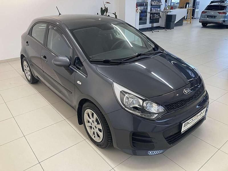 Gebraucht Kia Rio 84 PS (61 kW) 2017 Grau Limousine