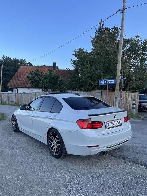 Gebraucht BMW 318 143 PS (105 kW) 2012 Weiß Limousine