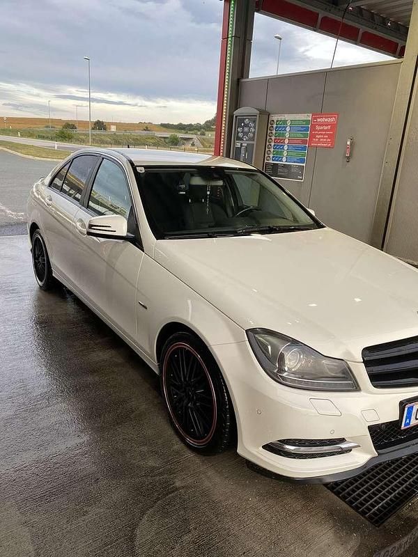 Gebraucht Mercedes C180 Edition 120 PS (88 kW) 2011 Limousine