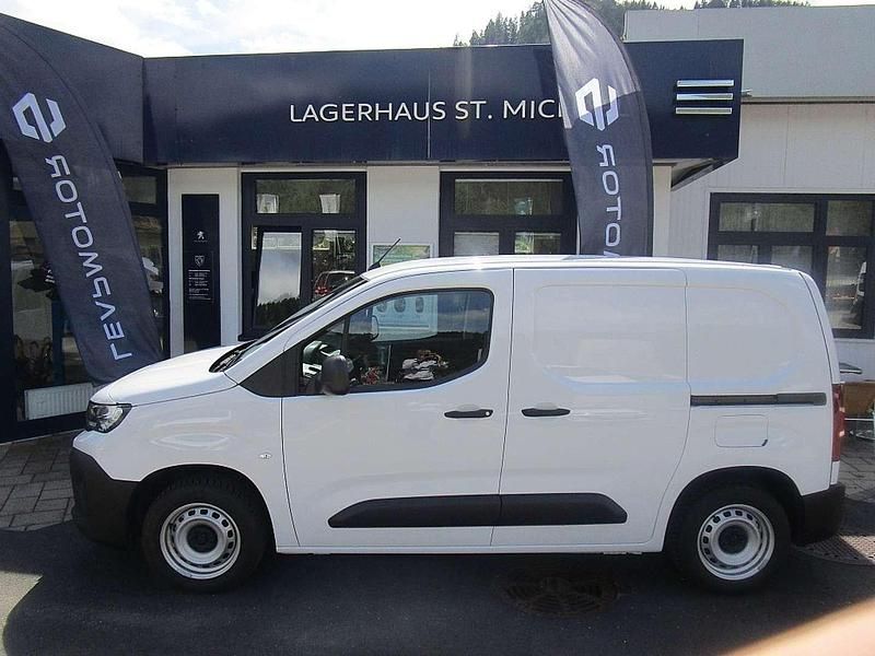 Gebraucht Peugeot Partner S 99 PS (72 kW) 2024 Weiß Van / Kleinbus