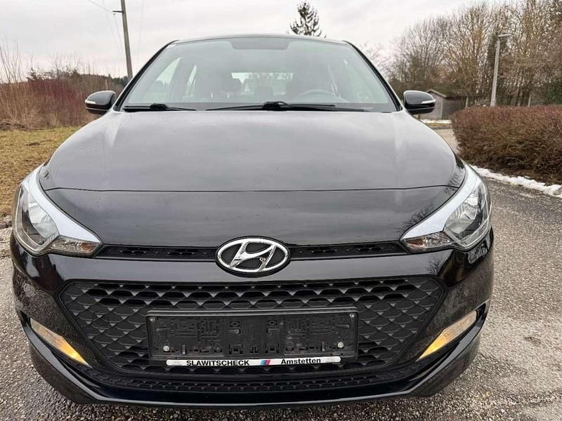 Gebraucht Hyundai i20 Edition 75 PS (55 kW) 2017 Limousine