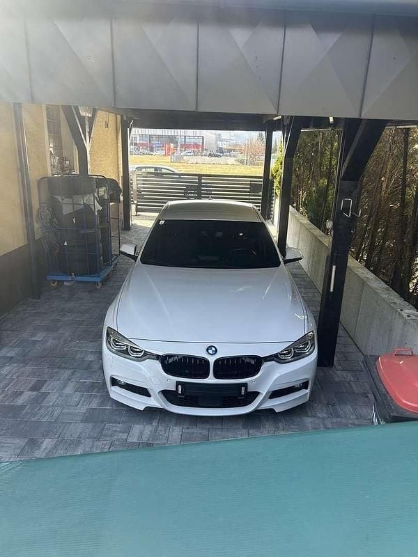 Gebraucht BMW 330 M Sport 258 PS (189 kW) 2016 Weiß Limousine