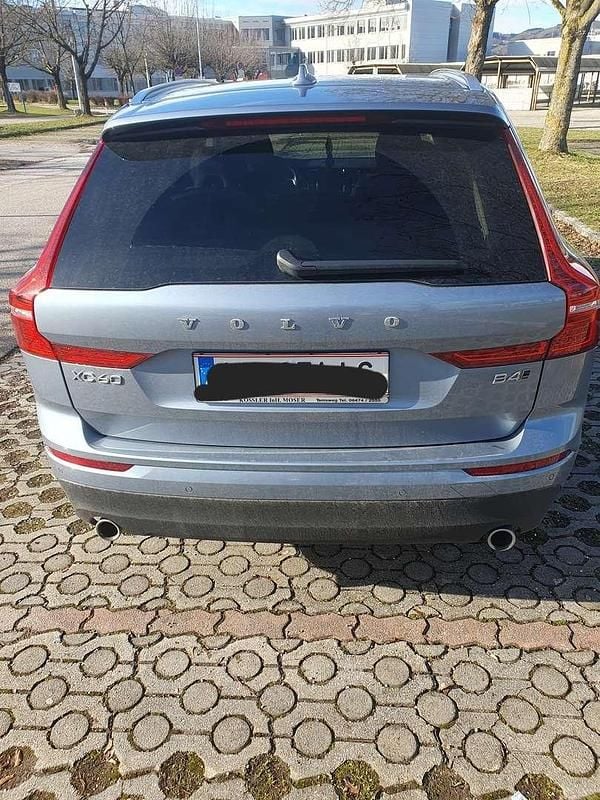 Gebraucht Volvo XC60 Momentum 197 PS (144 kW) 2019 Blau SUV