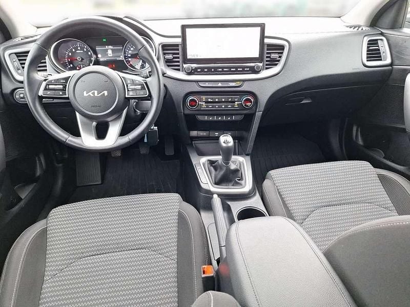Gebraucht Kia XCeed Silver 101 PS (74 kW) 2024 Grau SUV